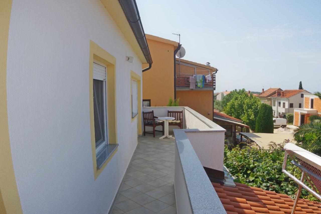 Apartment Mia Vinkuran Exterior photo
